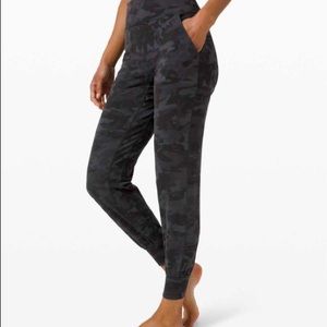 Lululemon Align Jogger size 4 camo coal multi
